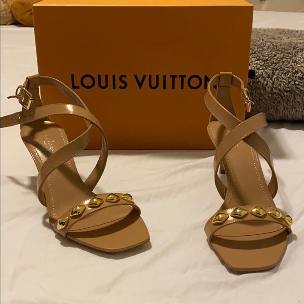 Authentic Louis Vuitton Unchain Strap Studs Sandal